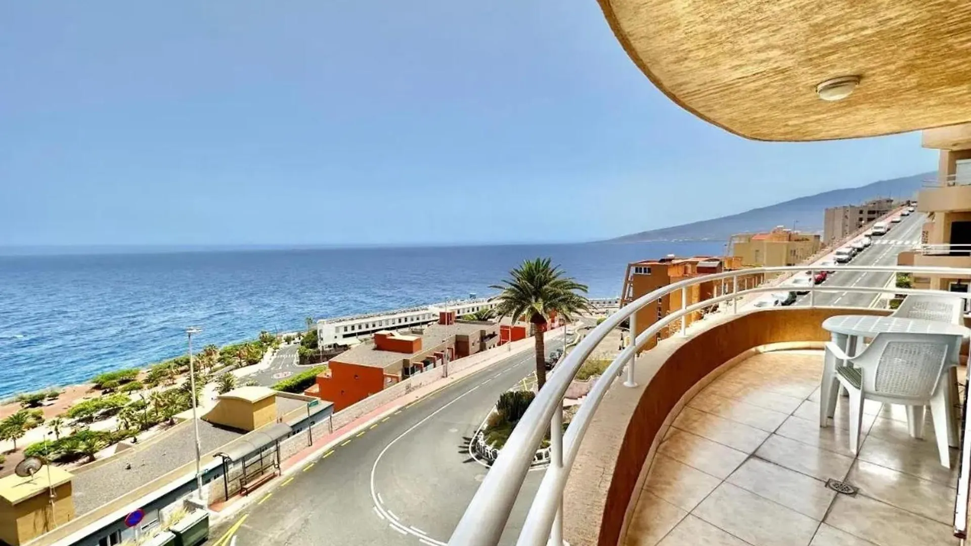 Luxurious Apartment In Radazul + Sea View Spain